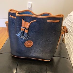 Vintage Dooney & Bourke bucket tote